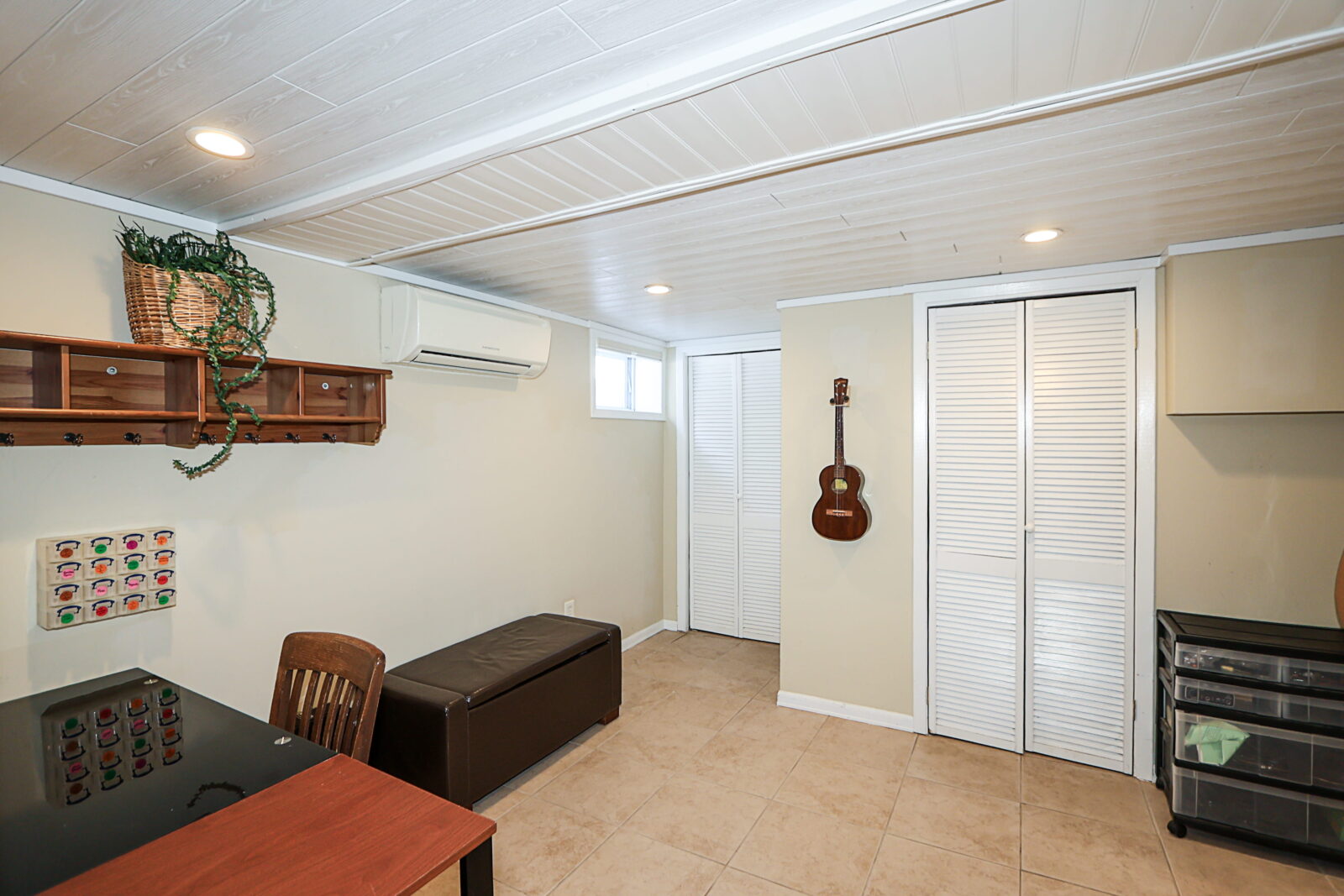 58 Elm Court, New Hyde Park 26