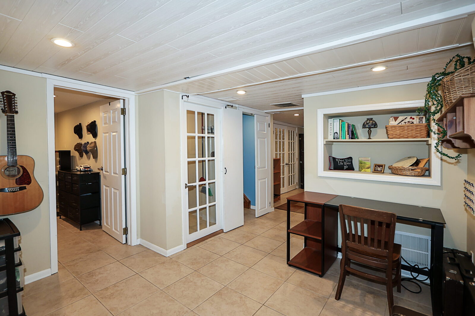 58 Elm Court, New Hyde Park 27