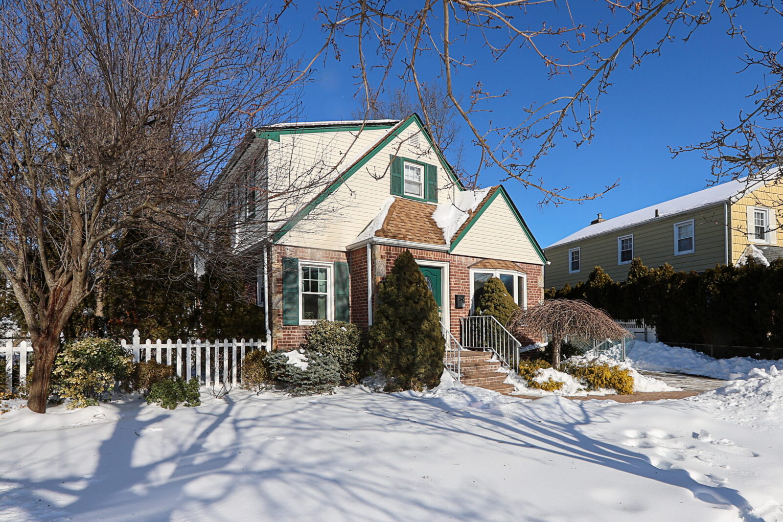 58 Elm Court, New Hyde Park 3