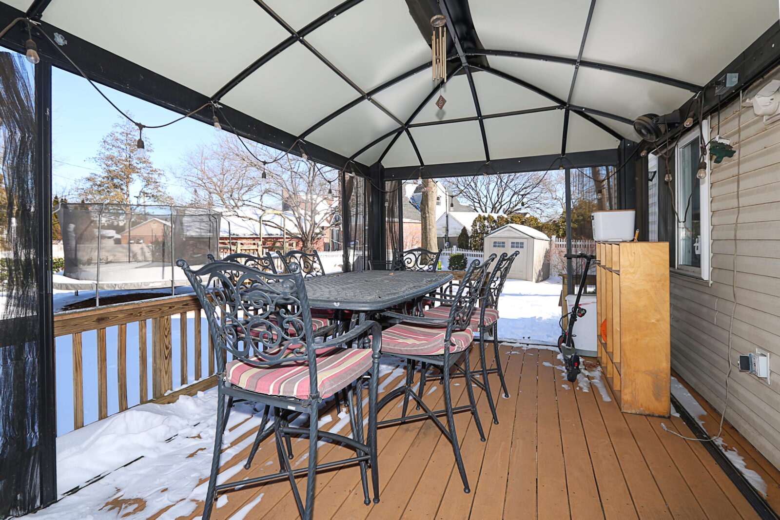 58 Elm Court, New Hyde Park 34