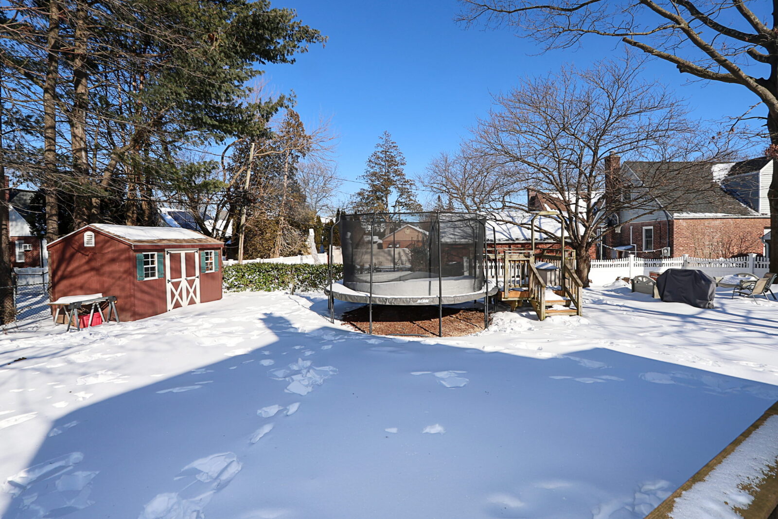 58 Elm Court, New Hyde Park 36