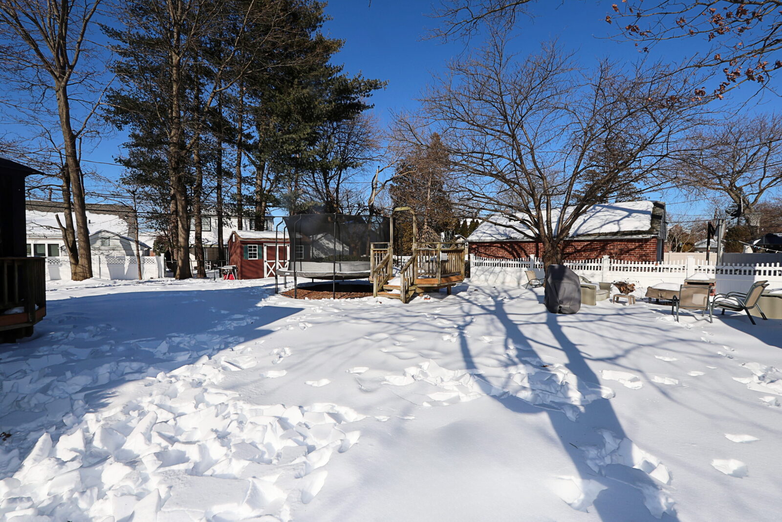 58 Elm Court, New Hyde Park 37